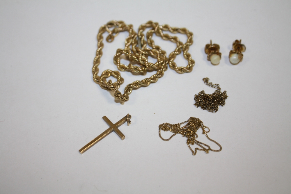 A BAG OF 9 CARAT GOLD TO INCLUDE A ROPE TWIST CHAIN, CROSS PENDANT ETC