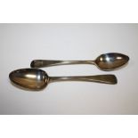 AN ANTIQUE HALLMARKED SILVER TEA SPOON TOGETHER WITH ANOTHER