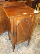 AN EDWARDIAN MAHOGANY INLAID POT CUPBOARD H-85 CM W-42 CM