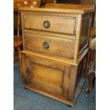 AN OAK SINGLE PEDESTAL CABINET WITH 2 DRAWERS AND CUPBOARD BELOW H-80 CM W-54 CM