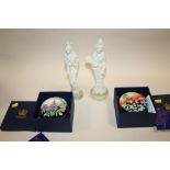 TWO BOXED OLD TUPTON WARE TUBE LINED TRINKET POTS TOGETHER WITH TWO ORIENTAL RESIN LADY FIGURES