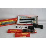 A BOXED HORNBY R555C PULMAN TRAIN SET, BOXED HORNBY WINSTON CHURCHILL STEAM LOCOMOTIVE AND TENNER (