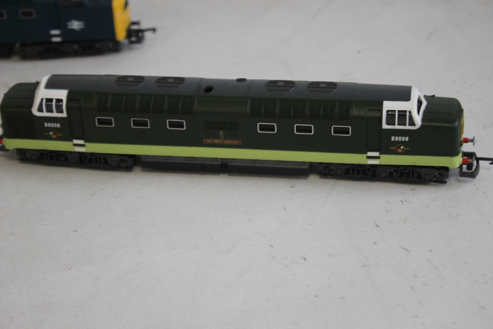 FOUR BOXED LIMA LOCOMOTIVES 'OO GAUGE' to include 205105 The Green Howards, 205144 Express - Image 2 of 5