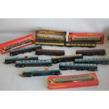 FIFTEEN HORNBY AND MAINLINE RAILWAY CARRIAGES, four boxed and eleven unboxed.