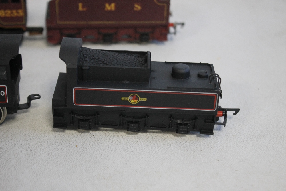 FOUR BOXED HORNBY STEAM LOCOMOTIVES AND TENDERS to include R.056 IRON DUKE (4-6-2), R.150 LNER B12/3 - Image 3 of 10