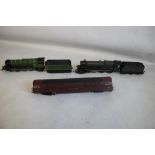THREE LOCOMOTIVES TO INCLUDE HORNBY FLYING SCOTSMAN AND TENDER WITH EXHAUST STEAM SOUND (WHEEL
