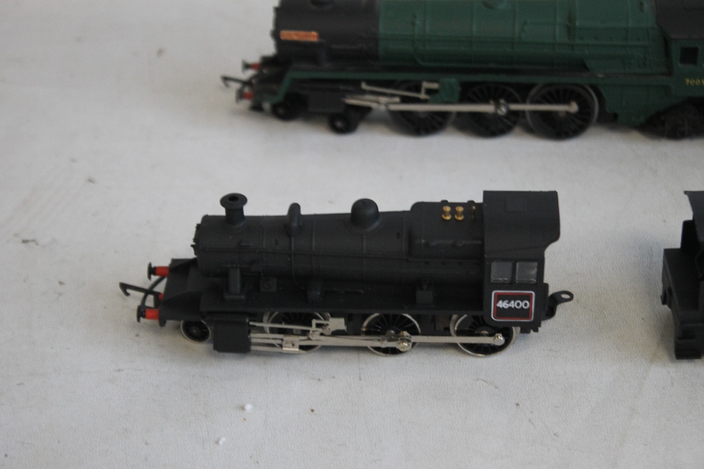 FOUR BOXED HORNBY STEAM LOCOMOTIVES AND TENDERS to include R.056 IRON DUKE (4-6-2), R.150 LNER B12/3 - Image 5 of 10