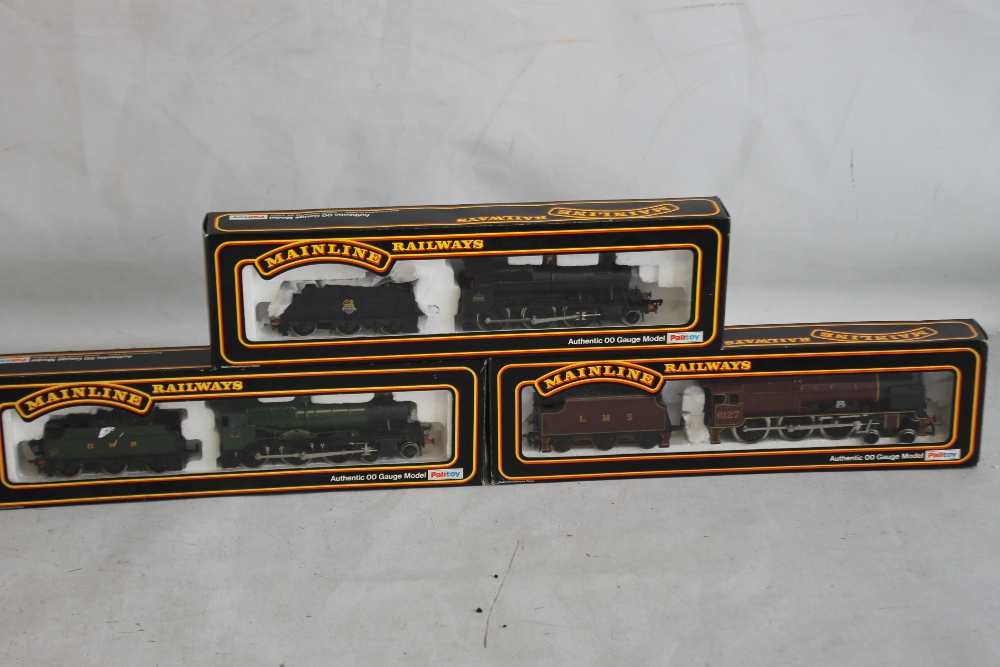 THREE BOXED MAINLINE STEAM LOCOMOTIVES AND TENDERS 'OO GAUGE', including GWR Manor Class (4-6-0)