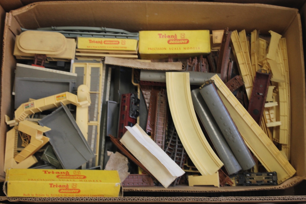 A BOX CONTAINING TRIANG TT SCALE, LOCOMOTIVES with carriages, track, platforms etc. - Image 2 of 4