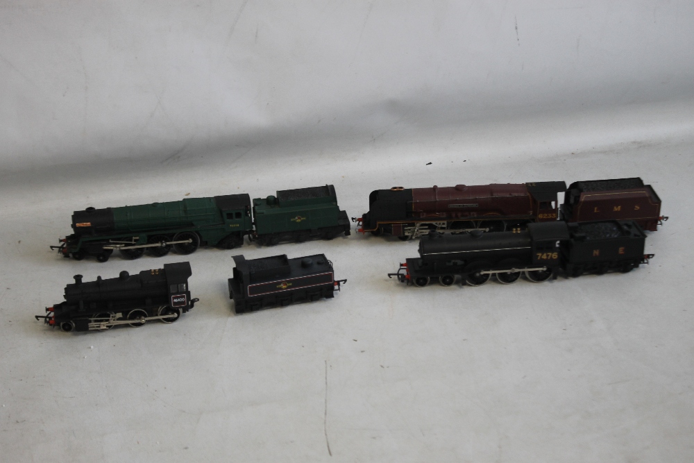 FOUR BOXED HORNBY STEAM LOCOMOTIVES AND TENDERS to include R.056 IRON DUKE (4-6-2), R.150 LNER B12/3 - Image 4 of 10