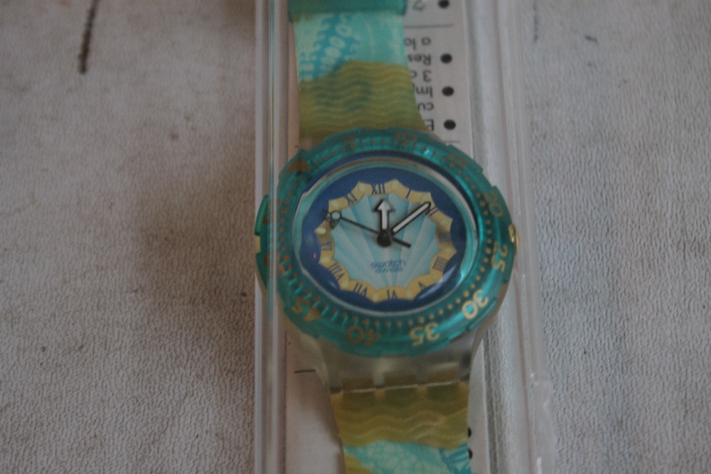 FOUR VINTAGE SWATCH WATCHES, together with various Swatch boxes - Image 5 of 5