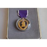 US MILITARY PURPLE HEART MEDAL, IN CASE OF ISSUE with uniform badge and ribbon bar