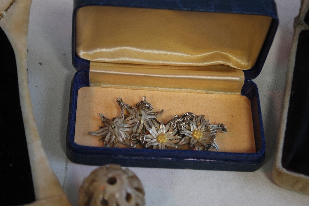 A CIGAR BOX OF VINTAGE COSTUME JEWELLERY, to include a brooch made from a nurse's buckle etc - Image 6 of 7