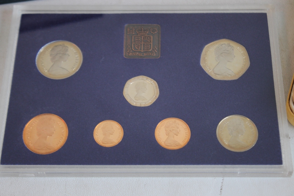 UK & COMMONWEALTH ROYAL MINT PROOF SETS, to include Cook Islands 1976 & British Virgin Islands - Image 3 of 6