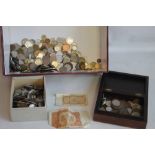 A BOX OF ASSORTED BRITISH & WORLD COINS, to include x2 Czech banknotes.