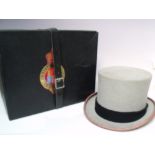 A VINTAGE TOP HAT IN 'CHRISTIES OF LONDON' STORAGE BOX, inner rim approx 20 cm from front to back