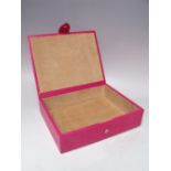 A SMYTHSON OF BOND STREET TEXTURED LEATHER JEWELLERY / STORAGE BOX, W 21.5 cm, D 17 cm, H 5 cm