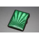 A HALLMARKED SILVER AND GREEN GUILLOCHE ENAMEL CIGARETTE CASE BY T&S - BIRMINGHAM 1938, H 8.5 cm