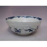 AN 18TH CENTURY WORCESTER BLUE AND WHITE FOOTED BOWL,crescent mark to base, Dia. 27.5, H 10 cm, S/D