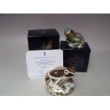 A ROYAL CROWN DERBY LIMITED EDITION 'OLD IMARI FROG' PAPERWEIGHT, number 4267 / 5000, gold