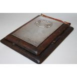 A CONTINENTAL SILVER TOPPED NOTEPAD HOLDER CIRCA 1936, A/F, H 29 cm