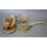 A COLLECTION OF ASSORTED LATE 19TH / EARLY 20TH CENTURY IVORY PIECES, to include a monkey ring,