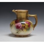 A ROYAL WORCESTER ROSES JUG, signed Pilsbury, H 15.5 cm