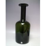 OTTO BRAUER - KASTRUP HOLMEGAARD GULVVASE ( GUL VASE) - A GREEN DANISH STUDIO / ART GLASS BOTTLE