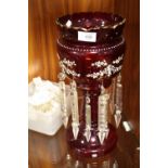 A LARGE RUBY GLASS LUSTRE, H 37 cm TOGETHER WITH A SMALL SELECTION OF GLASS LUSTRE DROPPER SPARES,