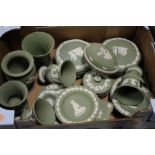 A TRAY OF GREEN WEDGWOOD JASPERWARE TO INCLUDE TRINKET POTS, VASES ETC.