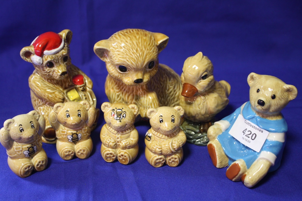 A COLLECTION OF WADE TEDDY BEAR FIGURES ETC. TO INCLUDE 'AMELIA BEAR' (8)