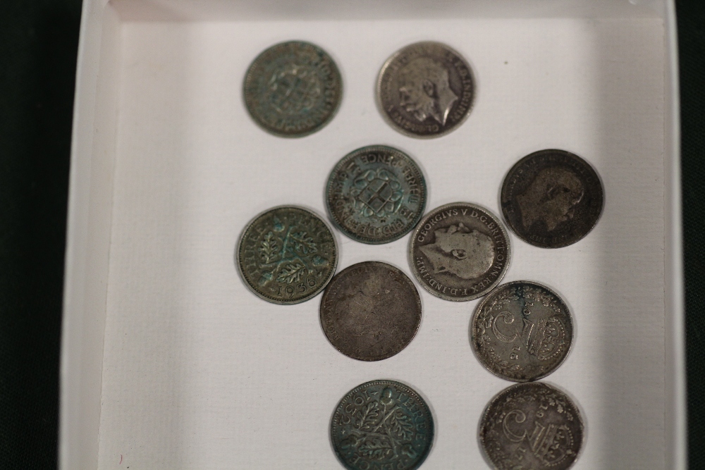 A SELECTION OF SILVER COINAGE