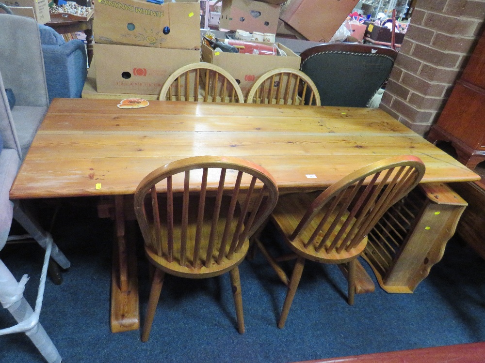 A MODERN PINE REFECTORY TABLE TOGETHER WITH 4 CHAIRS AND A PLATE RACK