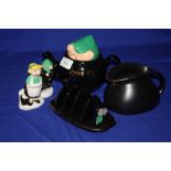 A COLLECTION OF WADE ANDY CAPP CERAMICS TO INCLUDE A PAIR OF PEPPERETTES