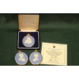 A PAIR OF LIMITED EDITION WEDGWOOD JASPERWARE ROYAL WEDDING COLLECTION PORTRAIT MINIATURES, TOGETHER