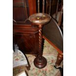 AN OAK BARLEYTWIST TORCHERE STAND S/D H- 108 CM