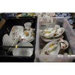 TWO TRAYS OF ROYAL WORCESTER EVESHAM DINNERWARE
