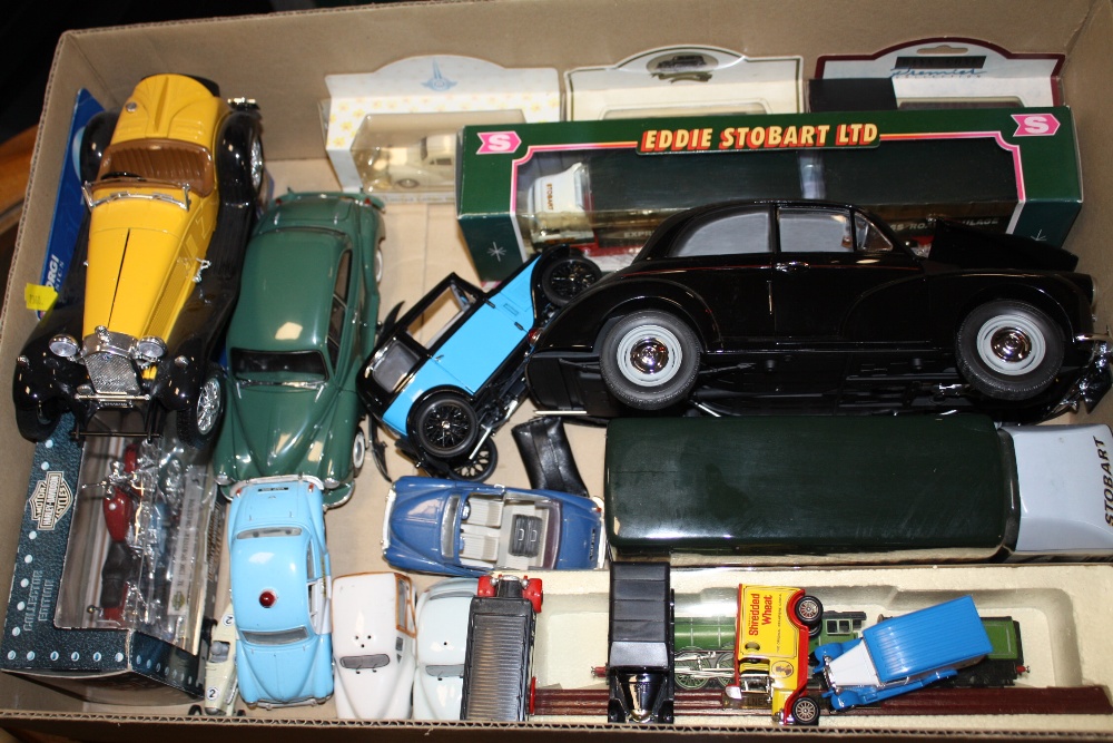 A TRAY OF ASSORTED DIE CAST TOY CARS TO INCLUDE A SUN STAR MORRIS MINOR