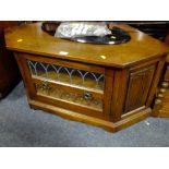 AN OAK OLD CHARM LEADED TELEVISION CABINET W-104 CM