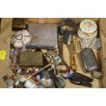 A BOX OF COLLECTABLES TO INCLUDE A SNUFFBOX, ENAMEL PILL BOX ETC.