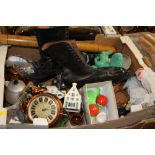 A TRAY OF ASSORTED COLLECTABLES TO INCLUDE LEATHER ICE SKATES, KLM BOWLS HOUSE SHAPED BOTTLES ETC.