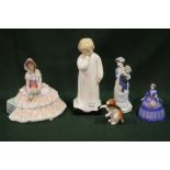 A COLLECTION OF ROYAL DOULTON AND COALPORT FIGURES TO INCLUDE A ROYAL DOULTON DAYDREAMS FIGURE HN