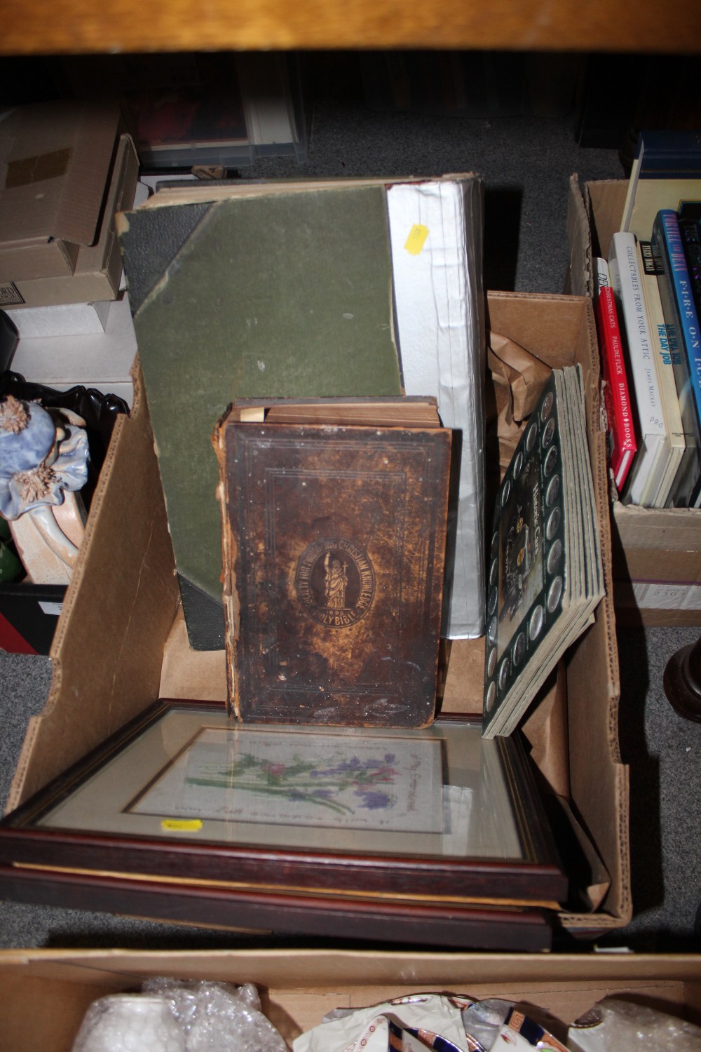 A TRAY OF COLLECTABLES TO INCLUDE SHELL TOKENS, ANTIQUE HOLY BIBLE ETC.