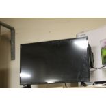 A POLAROID 28" TV