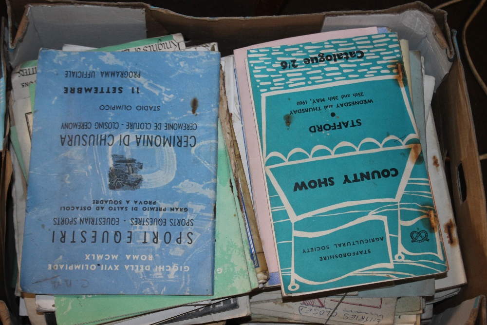 A BOX OF BOOKLETS TO INCLUDE STAFFORD COUNTY SHOW 1960S AND OTHER AGRICULTURAL SHOWS, BADMINTON