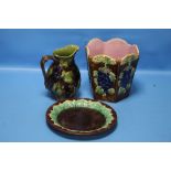 THREE PIECES OF MAJOLICA STYLE CERAMICS