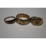 THREE 9 CT GOLD RINGS TO INCLUDE A BUCKLE TYPE, W 14.6 g