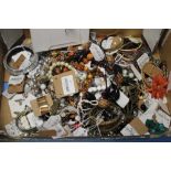 A BOX OF ASSORTED COSTUME JEWELLERY