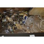 A TRAY OF GLASSWARE AND METALWARE (TRAY NOT INCLUDED)