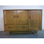 AN ERCOL STYLE SIDEBOARD, H 81 cm, L 113 cm, W 47 cm